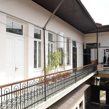 Apartment on Prospekt Mira 71 Sukhumi Exteriör bild