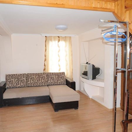 Apartment on Prospekt Mira 71 Sukhumi Exteriör bild