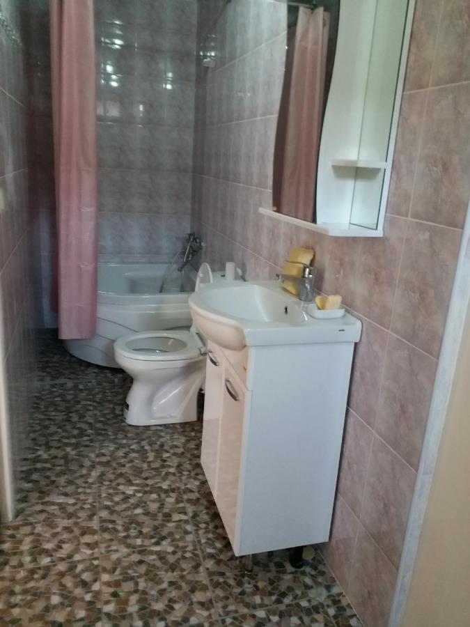 Apartment on Prospekt Mira 71 Sukhumi Exteriör bild
