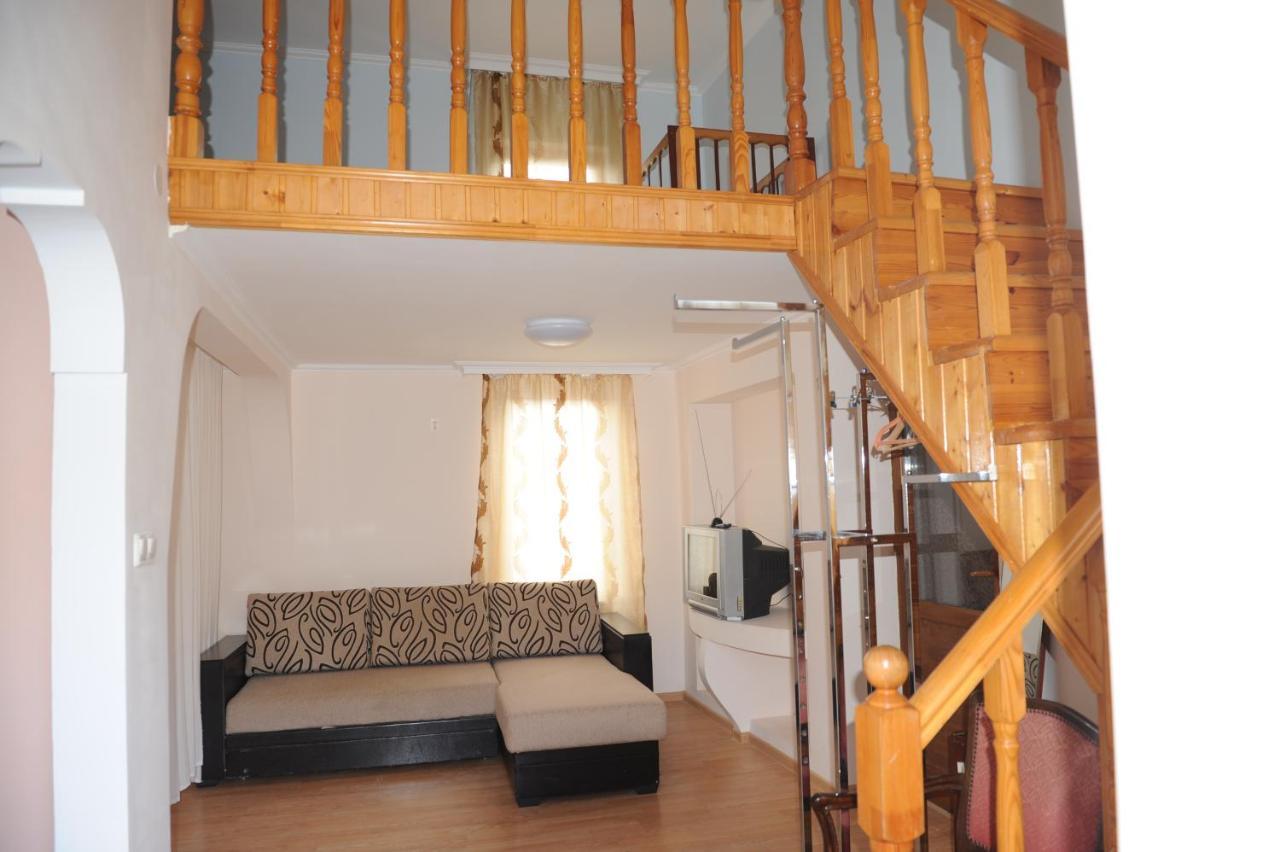 Apartment on Prospekt Mira 71 Sukhumi Exteriör bild