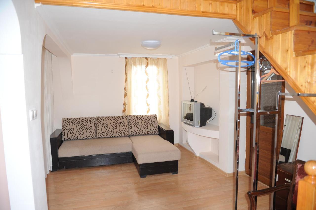 Apartment on Prospekt Mira 71 Sukhumi Exteriör bild