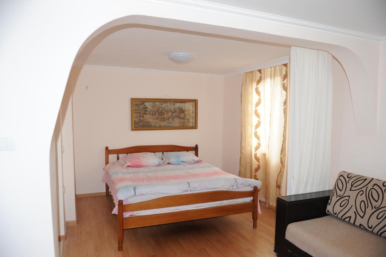 Apartment on Prospekt Mira 71 Sukhumi Exteriör bild