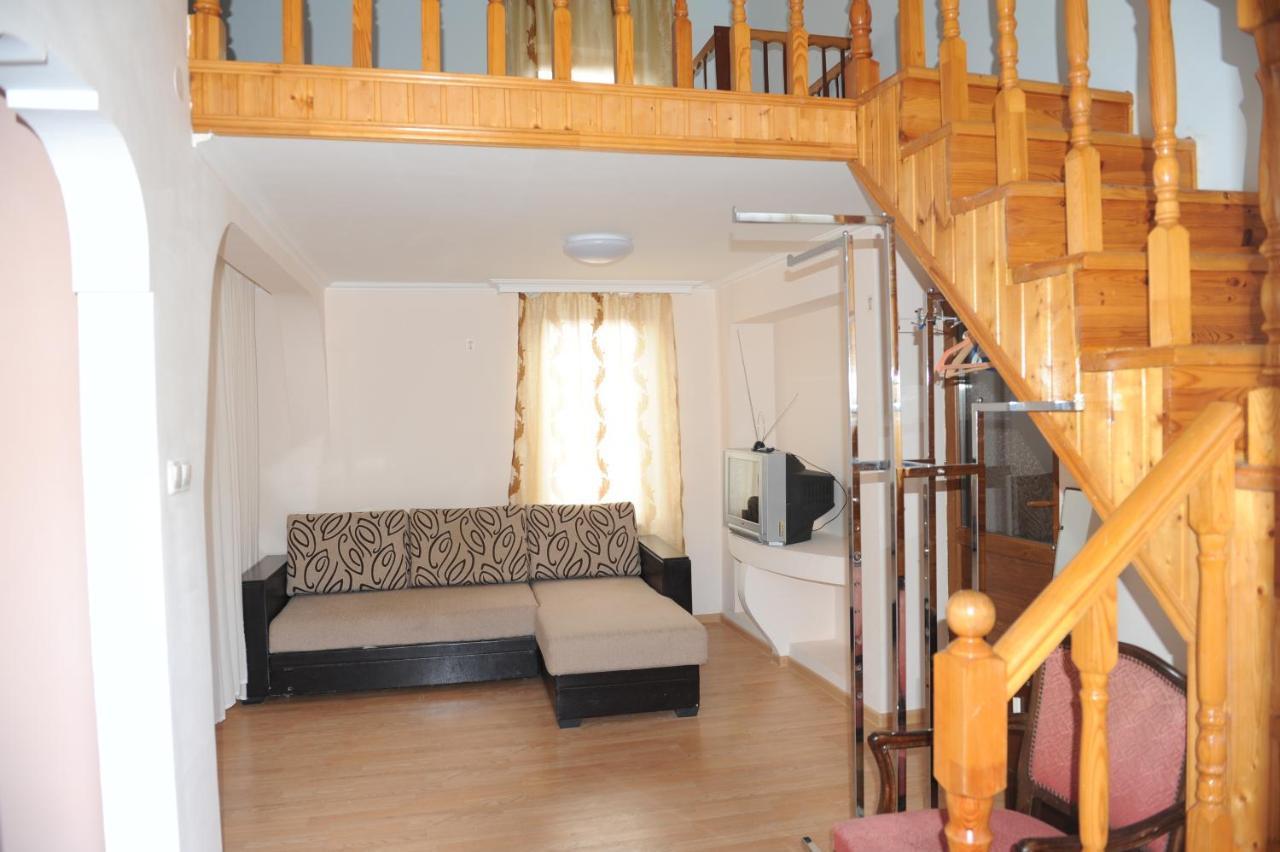 Apartment on Prospekt Mira 71 Sukhumi Exteriör bild